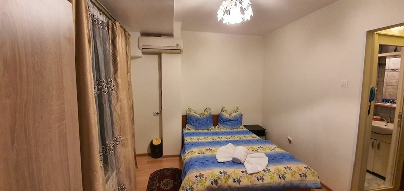 Piata Romana, central,