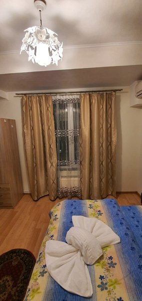 Piata Romana, central,