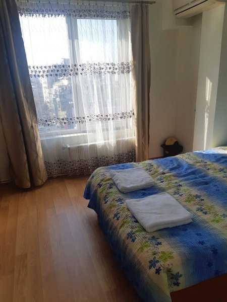 Piata Romana, central,